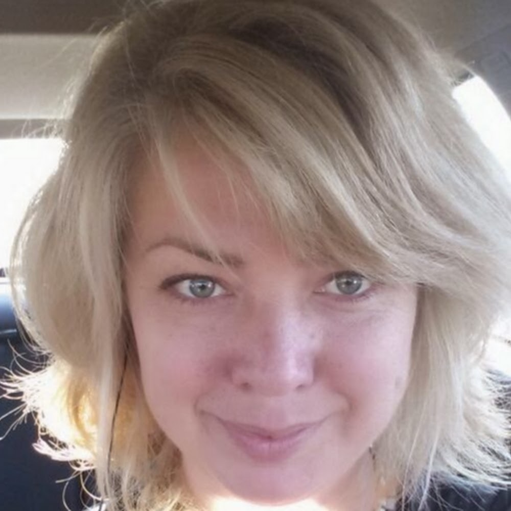 Meet your Posher, Lara